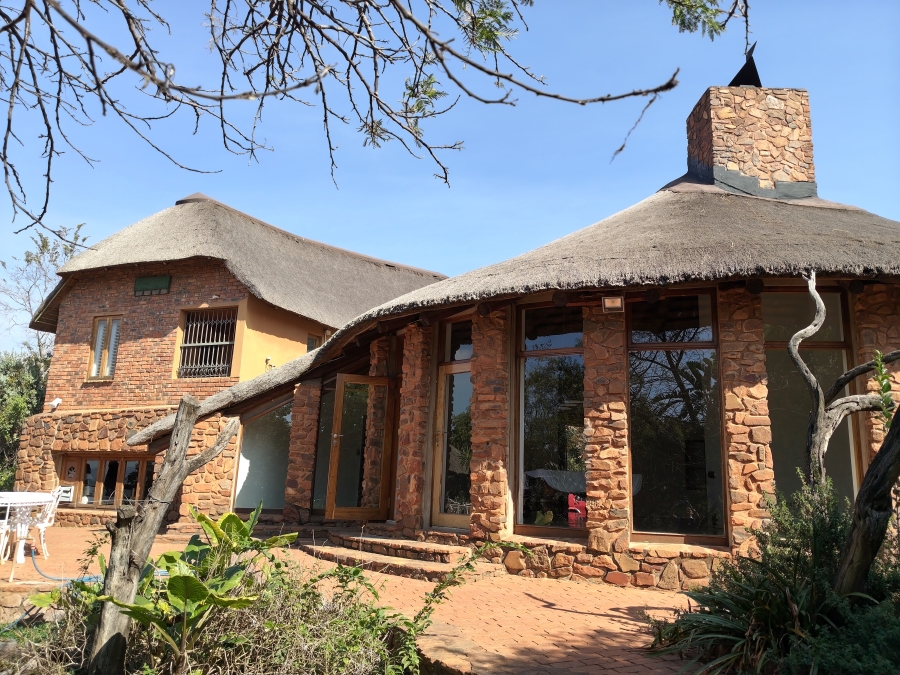 5 Bedroom Property for Sale in Broederstroom North West